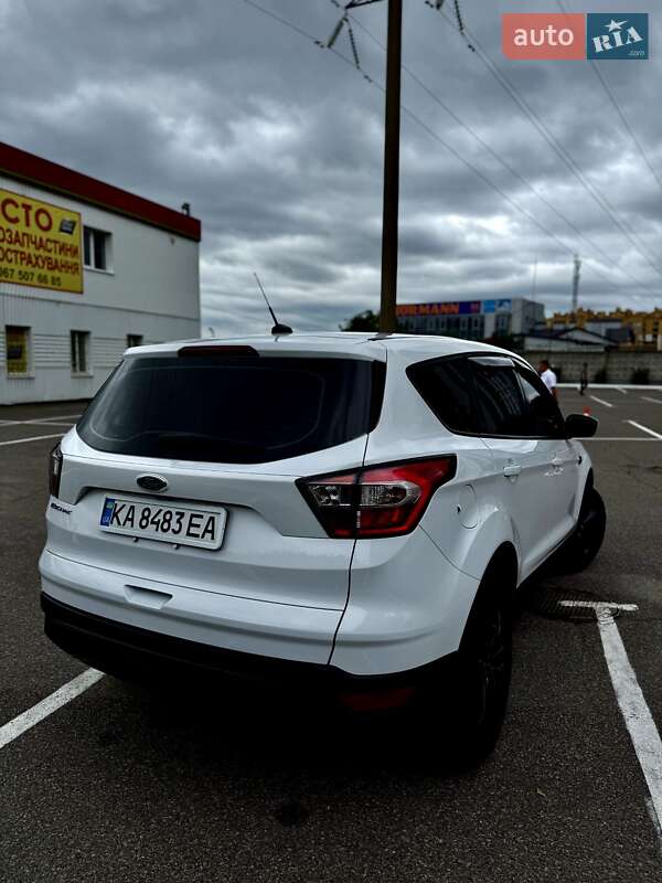 Внедорожник / Кроссовер Ford Escape 2016 в Киеве