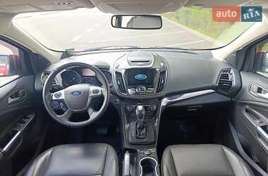 Внедорожник / Кроссовер Ford Escape 2015 в 