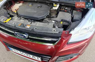 Внедорожник / Кроссовер Ford Escape 2015 в 