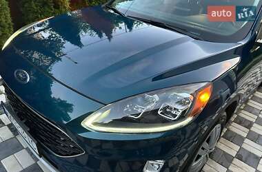 Внедорожник / Кроссовер Ford Escape 2019 в 