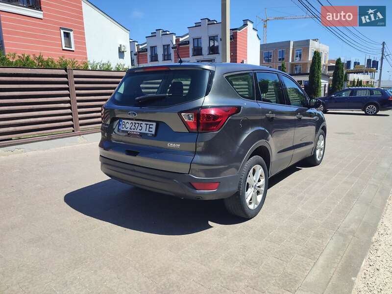 Позашляховик / Кросовер Ford Escape 2016 в Львові