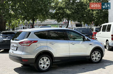 Внедорожник / Кроссовер Ford Escape 2016 в 