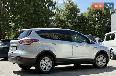 Внедорожник / Кроссовер Ford Escape 2016 в 