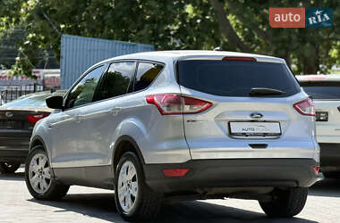 Внедорожник / Кроссовер Ford Escape 2016 в 