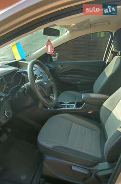 Внедорожник / Кроссовер Ford Escape 2017 в 