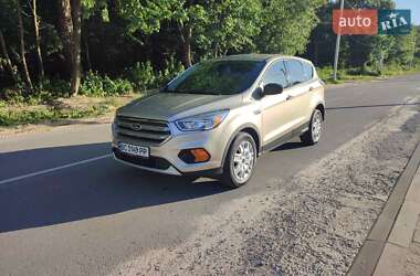 Внедорожник / Кроссовер Ford Escape 2017 в 