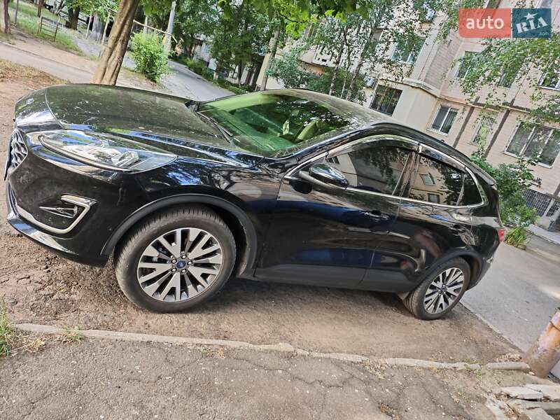 Внедорожник / Кроссовер Ford Escape 2020 в 