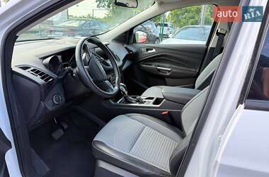 Внедорожник / Кроссовер Ford Escape 2019 в 