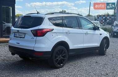 Внедорожник / Кроссовер Ford Escape 2019 в 