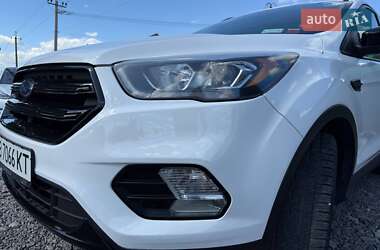 Внедорожник / Кроссовер Ford Escape 2019 в 
