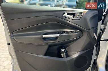 Внедорожник / Кроссовер Ford Escape 2015 в 