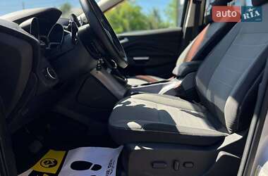Внедорожник / Кроссовер Ford Escape 2015 в 