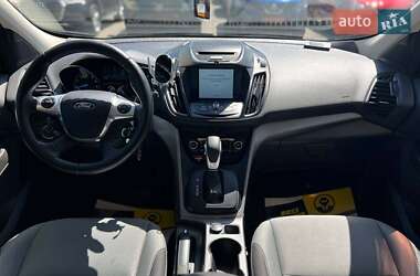 Внедорожник / Кроссовер Ford Escape 2015 в 