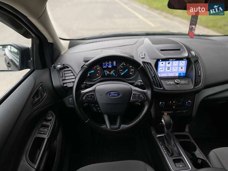 Внедорожник / Кроссовер Ford Escape 2019 в Киеве