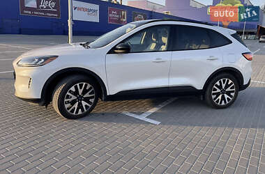 Внедорожник / Кроссовер Ford Escape 2020 в 