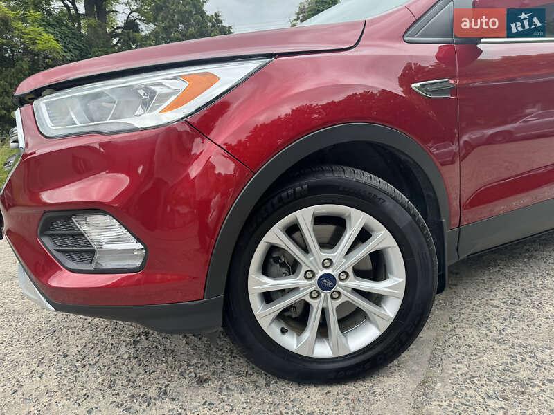 Внедорожник / Кроссовер Ford Escape 2018 в Львове
