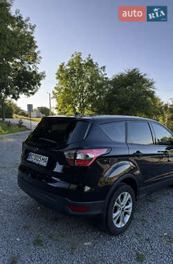 Внедорожник / Кроссовер Ford Escape 2016 в 