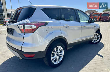 Внедорожник / Кроссовер Ford Escape 2017 в 