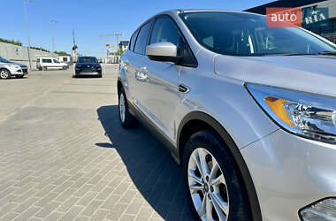 Внедорожник / Кроссовер Ford Escape 2017 в 