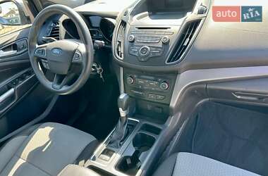Внедорожник / Кроссовер Ford Escape 2017 в 