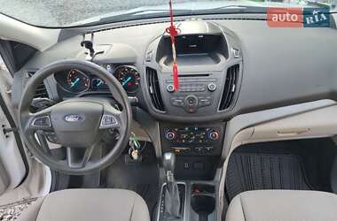 Позашляховик / Кросовер Ford Escape 2016 в 