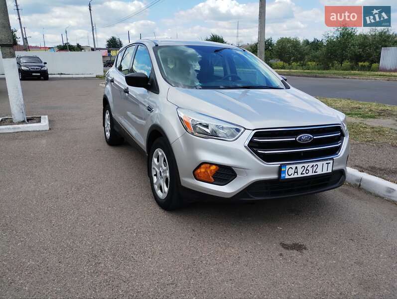 Позашляховик / Кросовер Ford Escape 2016 в Смілі