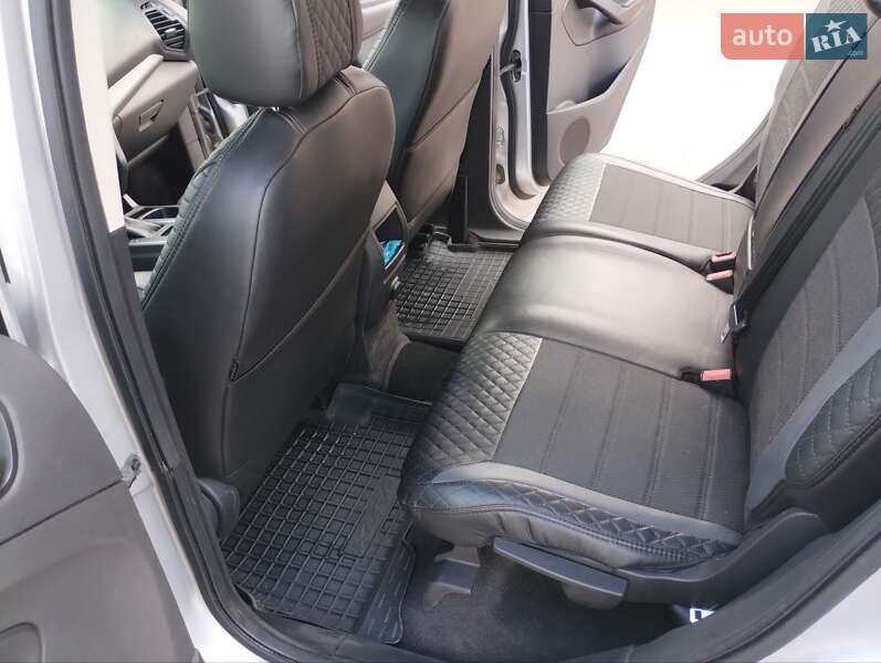 Позашляховик / Кросовер Ford Escape 2016 в Смілі