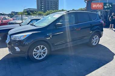Внедорожник / Кроссовер Ford Escape 2018 в 