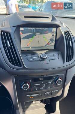 Внедорожник / Кроссовер Ford Escape 2018 в 