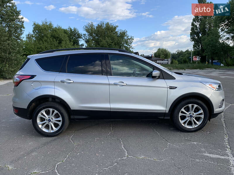 Внедорожник / Кроссовер Ford Escape 2018 в Киеве
