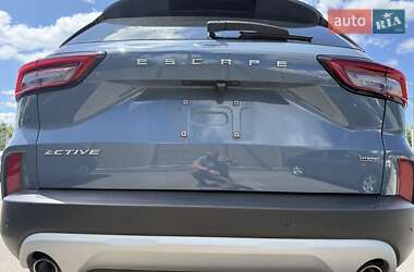 Позашляховик / Кросовер Ford Escape 2023 в 