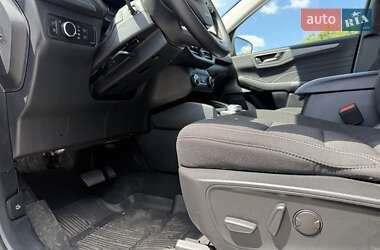 Позашляховик / Кросовер Ford Escape 2023 в 