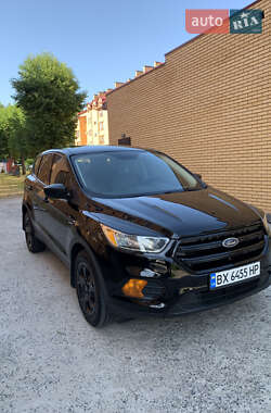Внедорожник / Кроссовер Ford Escape 2017 в Нетешине