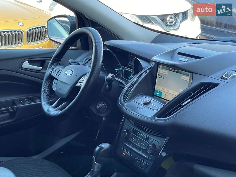 Внедорожник / Кроссовер Ford Escape 2017 в Киеве