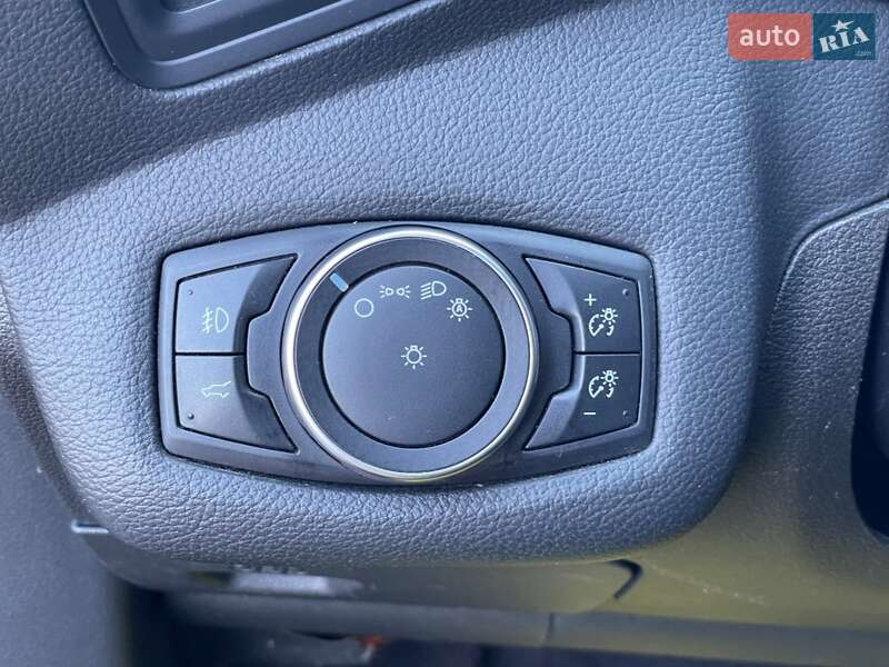 Внедорожник / Кроссовер Ford Escape 2017 в Киеве