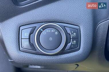 Внедорожник / Кроссовер Ford Escape 2017 в 