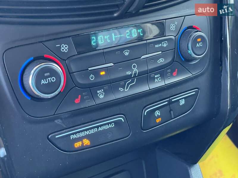 Внедорожник / Кроссовер Ford Escape 2017 в Киеве