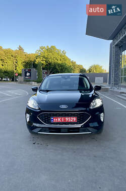 Внедорожник / Кроссовер Ford Escape 2021 в 