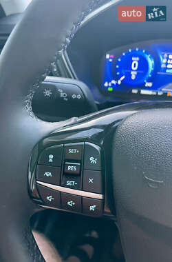 Внедорожник / Кроссовер Ford Escape 2021 в 