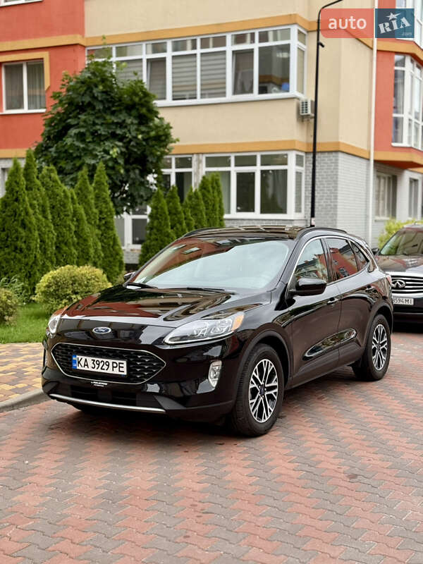 Внедорожник / Кроссовер Ford Escape 2021 в Киеве