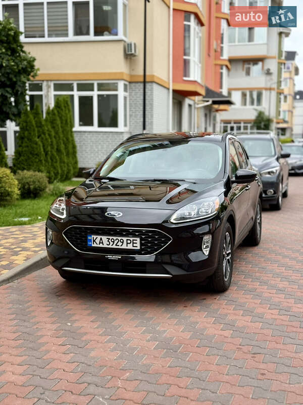Внедорожник / Кроссовер Ford Escape 2021 в Киеве