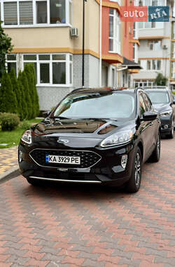 Внедорожник / Кроссовер Ford Escape 2021 в 