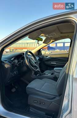 Позашляховик / Кросовер Ford Escape 2018 в 