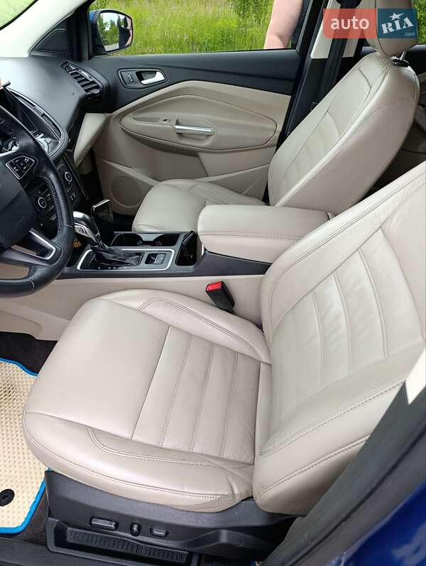 Внедорожник / Кроссовер Ford Escape 2019 в Изяславе