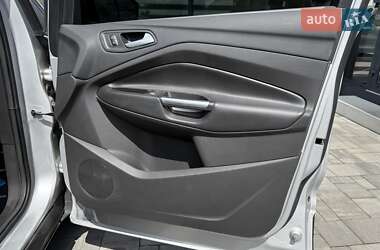 Внедорожник / Кроссовер Ford Escape 2017 в 