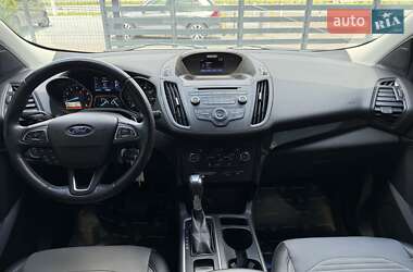Внедорожник / Кроссовер Ford Escape 2017 в 