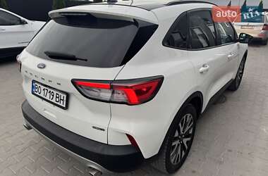 Внедорожник / Кроссовер Ford Escape 2020 в 