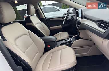 Внедорожник / Кроссовер Ford Escape 2020 в 