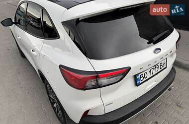 Внедорожник / Кроссовер Ford Escape 2020 в 