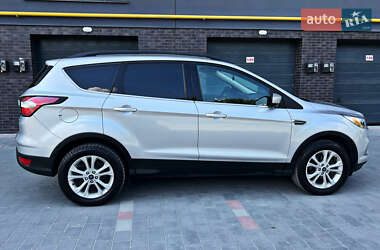 Внедорожник / Кроссовер Ford Escape 2017 в 